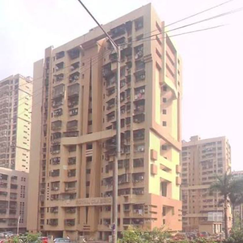 2 BHK 700 Sq.Ft. Apartment in Royal Classic Co Op Society