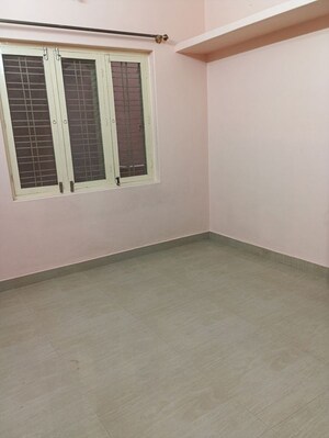 Room in 2 BHK Builder Floor at Koramangala – for Rent