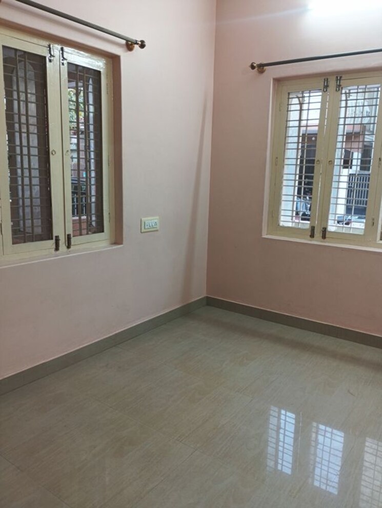 Room, koramangala 2 Bedroom 1000 Sq.Ft. Builder Floor In Koramangala Bangalore 9903183