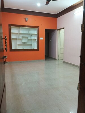 Room in 2 BHK Builder Floor at Koramangala – for Rent