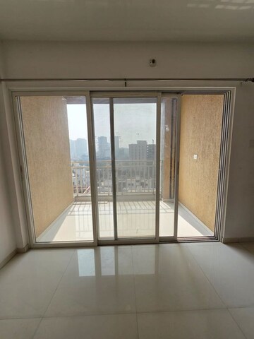 Room in 2 BHK Apartment at Prasun Sarvam, Kharadi – for Rent