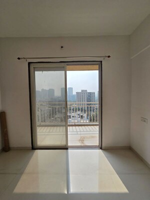 Room in 2 BHK Apartment at Prasun Sarvam, Kharadi – for Rent