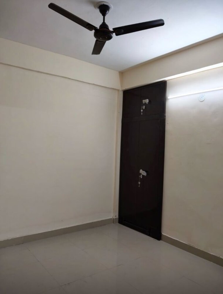 Room, adore-samriddhi 1 Bedroom 415 Sq.Ft. Apartment In Sector 89 Faridabad 9903281