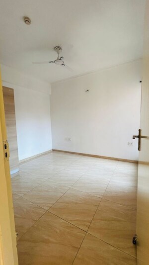 Room in 2.5 BHK Apartment at Gaur City 2 - 16th Avenue, Sector 16c Greater Noida – for Sale