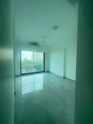 Room in 3 BHK Apartment at Shubham Trident, Chembur – for Rent