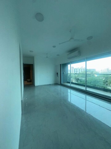 Room in 3 BHK Apartment at Shubham Trident, Chembur – for Rent