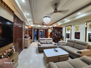 3 BHK Builder Floor For Rent in Saket