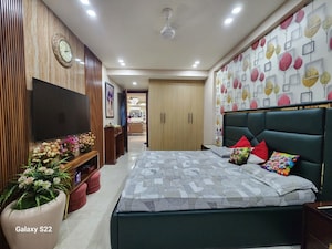 Bedroom in 3 BHK Builder Floor at Saket – for Rent