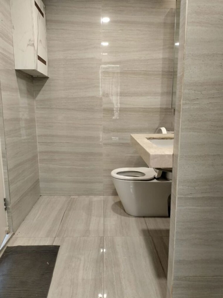 Bathroom, hiranandani-estate 3 Bedroom 1900 Sq.Ft. Apartment In Ghodbunder Road Thane 9903311