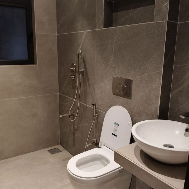 Bathroom, santacruz west 2 Bedroom 707 Sq.Ft. Apartment In Santacruz West Mumbai 9903324