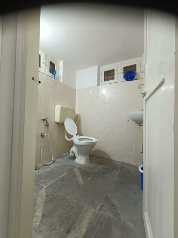 Bathroom, koramangala 1 Bedroom 400 Sq.Ft. Builder Floor In Koramangala Bangalore 9903347