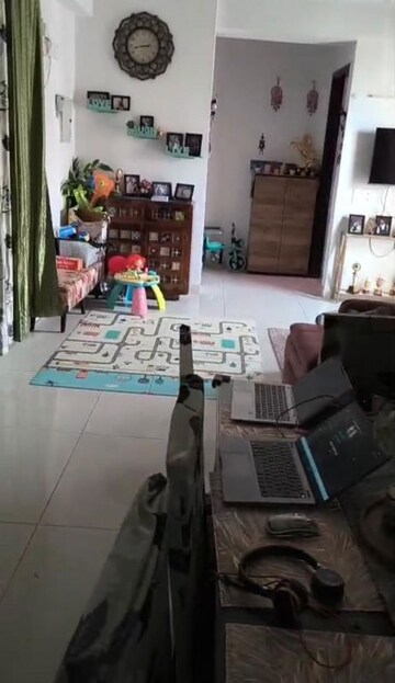 Team Area in 2 BHK Apartment at Saya Zion, Sector 4 Greater Noida – for Rent