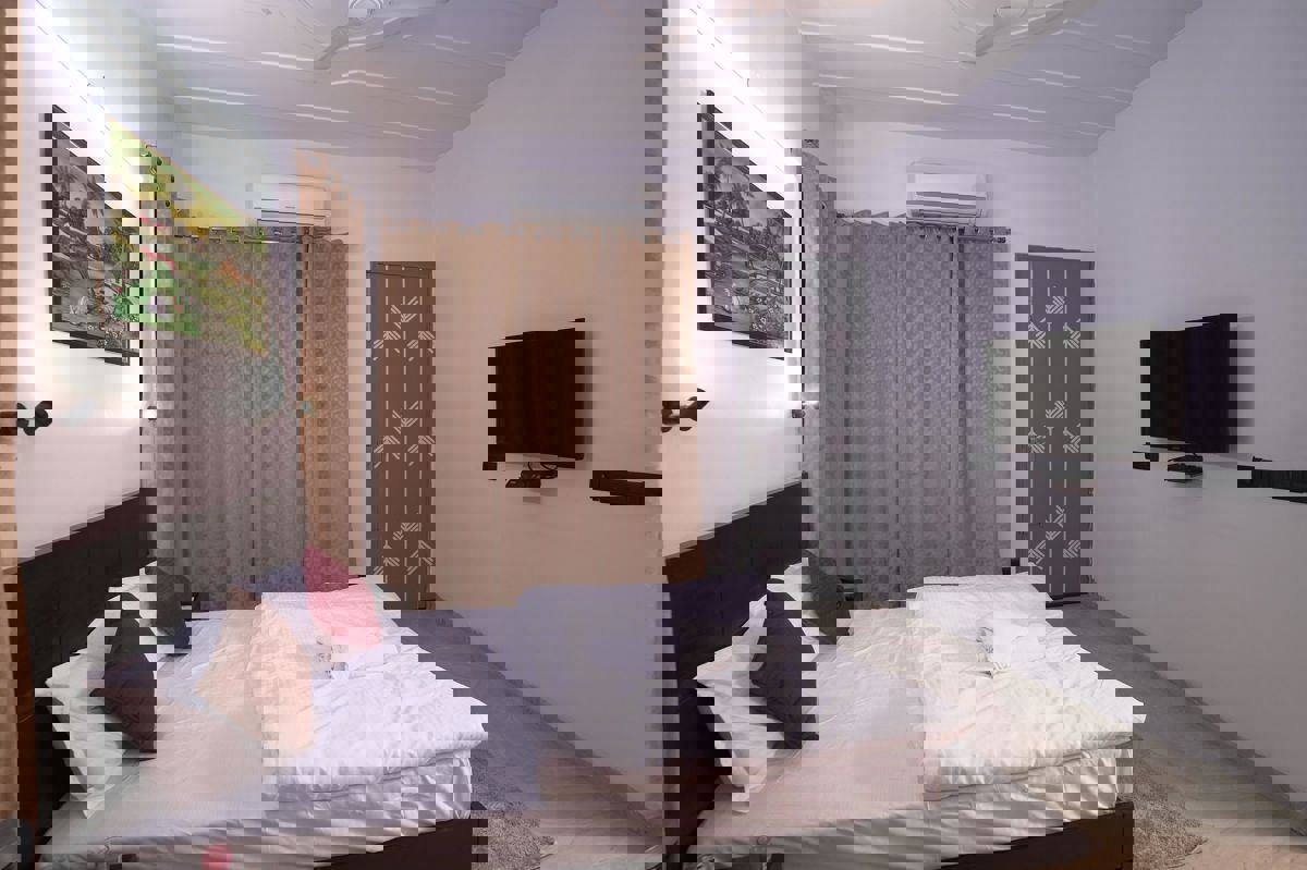 2 BHK Builder Floor For Rent in Sector 52