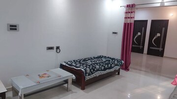 Room in  Pg at Vibhuti Khand – for Rent