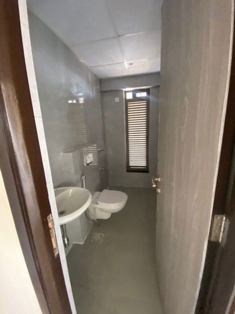 Bathroom, siddha-seabrook 3 Bedroom 940 Sq.Ft. Apartment In Kandivali West Mumbai 9903462