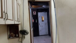   Office Space at Ashoka Super Market, Goregaon West – for Rent