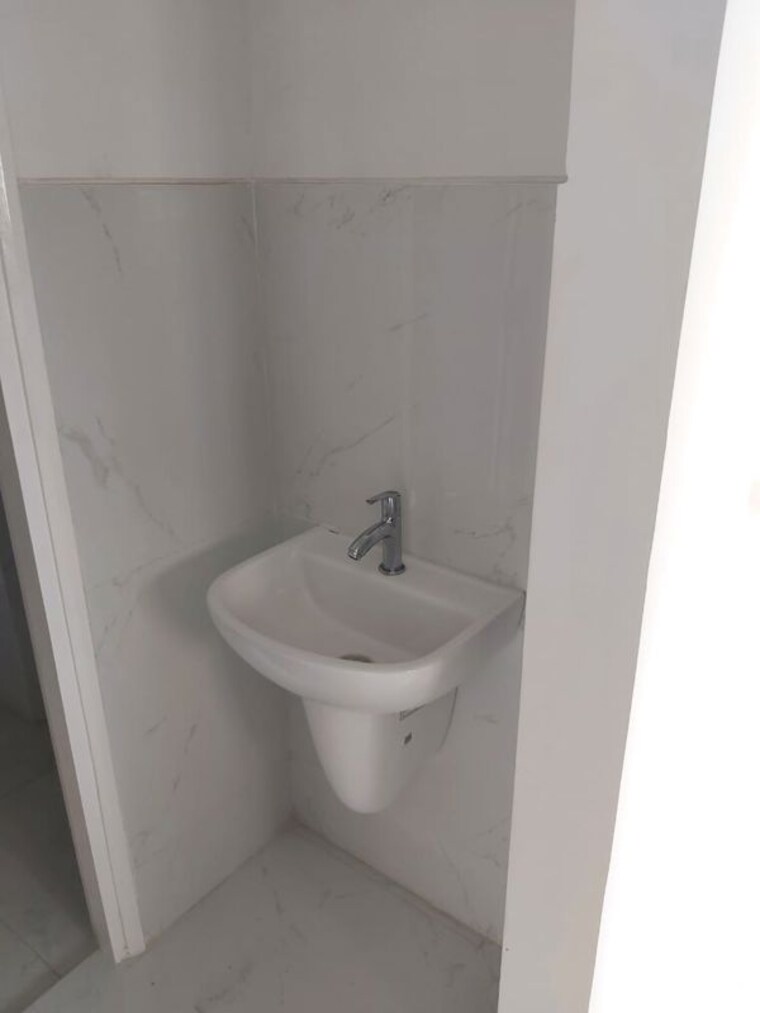 Bathroom, runwal-gardens-phase-i 1 Bedroom 470 Sq.Ft. Apartment In Dombivli East Thane 9903554