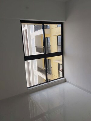 Room in 1 BHK Apartment at Runwal Gardens Phase I, Dombivli East – for Rent