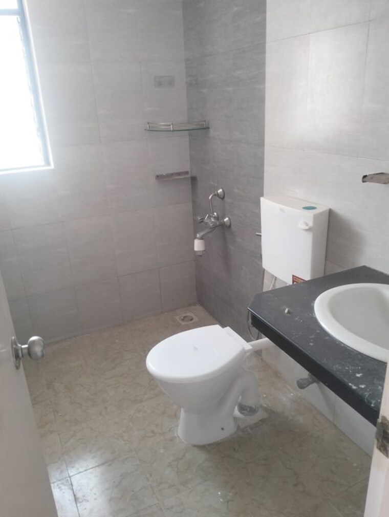Bathroom, kolte-patil-rose-parade 3 Bedroom 1170 Sq.Ft. Apartment In Kondhwa Pune 9903562