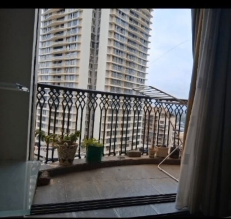Balcony, the-advantage-raheja-windermere 3.5 Bedroom 1450 Sq.Ft. Apartment In Andheri West Mumbai 9257151