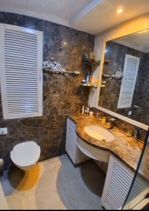 Bathroom in 3.5 BHK Apartment at The Advantage Raheja Windermere, Andheri West – for Rent