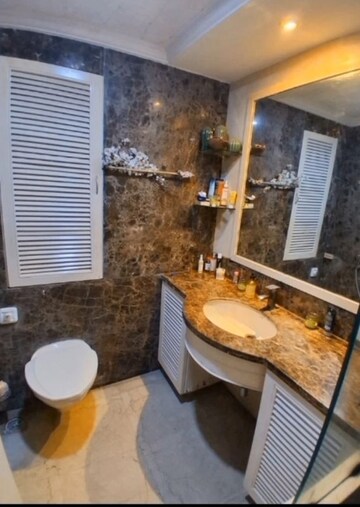 Bathroom in 3.5 BHK Apartment at The Advantage Raheja Windermere, Andheri West – for Rent