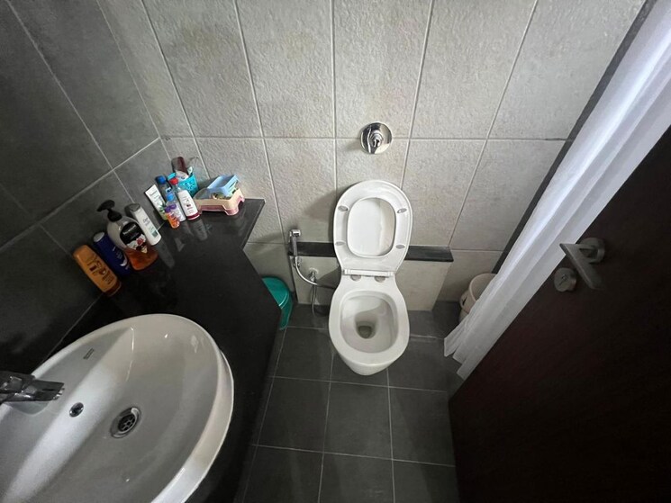 Bathroom, vilas-javdekar-yashwin-enchante 2 Bedroom 1020 Sq.Ft. Apartment In Kharadi Pune 9903544