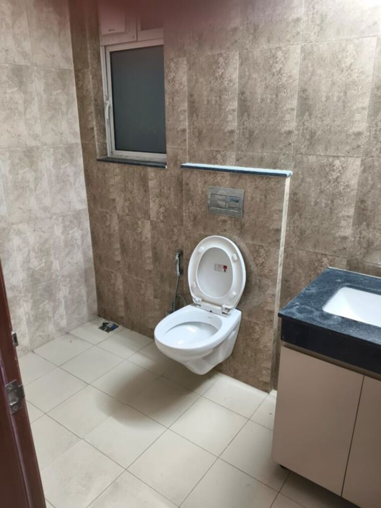 Bathroom, shapoorji-pallonji-joyville-gurgaon 3 Bedroom 1857 Sq.Ft. Apartment In Sector 102 Gurgaon 9903578