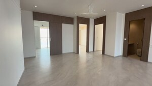 Room in 4 BHK Apartment at Nathani Heights, Dalal Estate – for Rent