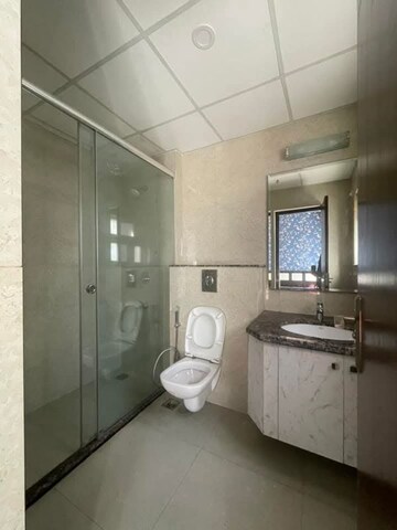 Bathroom in 4 BHK Villa at BPTP Amstoria, Sector 102 – for Rent