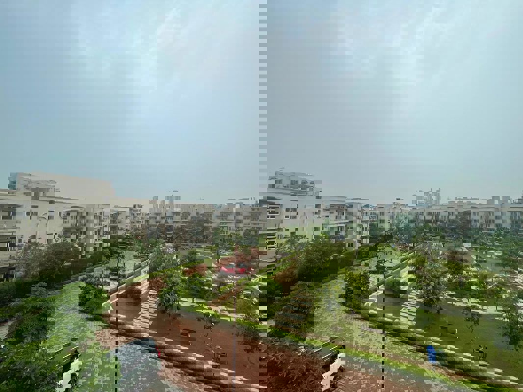 3 BHK + Pooja Room,Servant Room,Extra Room Villa For Rent in BPTP Amstoria