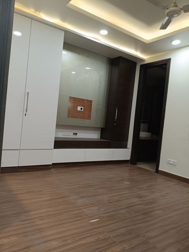 undefined, sukhdev vihar 4 Bedroom 500 Sq.Yd. Builder Floor In Sukhdev Vihar Delhi 9903669