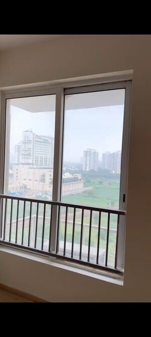 Room in 4 BHK Apartment at DLF Regal Gardens, Sector 90 – for Rent