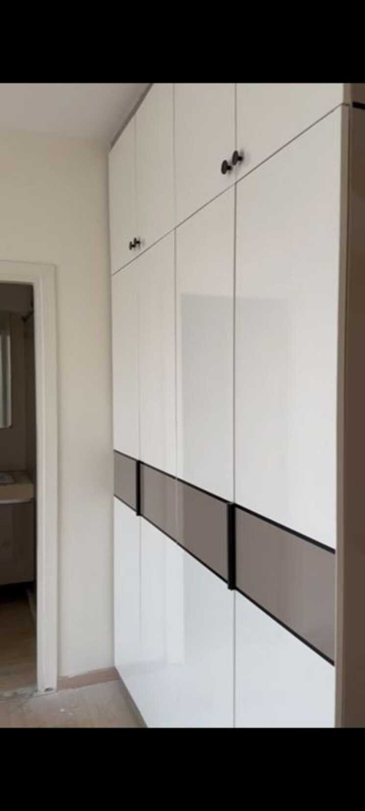 Room, dlf-regal-gardens 4 Bedroom 2250 Sq.Ft. Apartment In Sector 90 Gurgaon 9903611