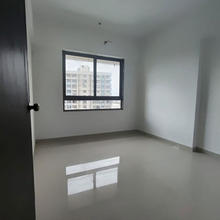 Room, lotus-unity 3 Bedroom 1100 Sq.Ft. Apartment In Yari Road Mumbai 9903673