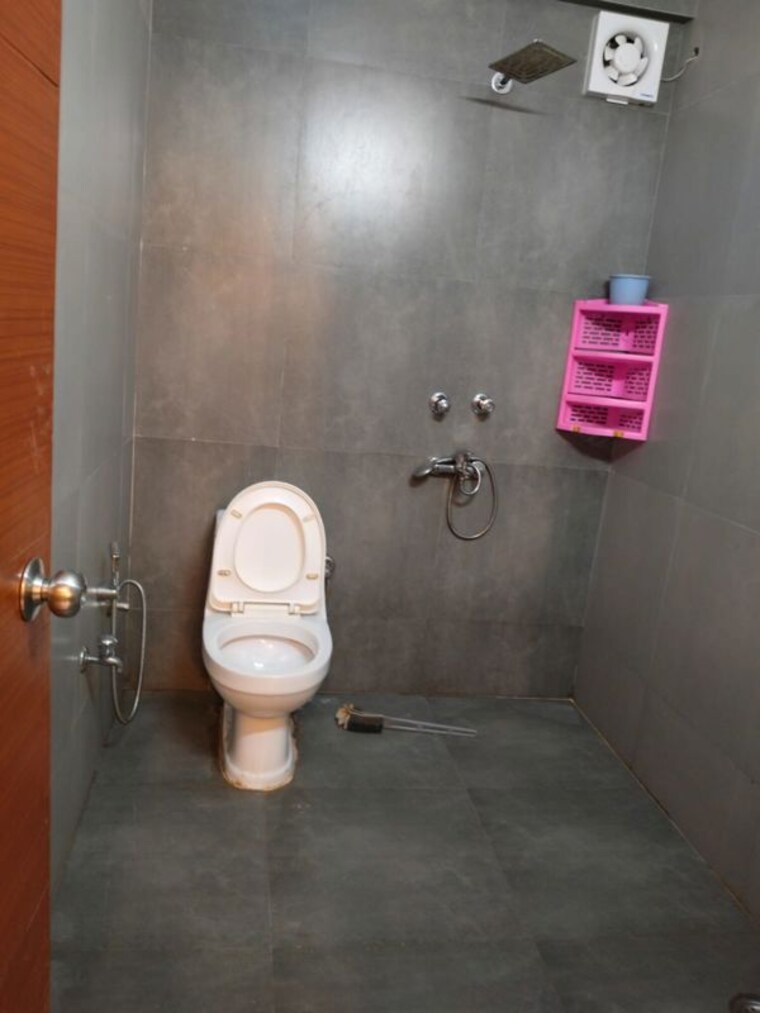 Bathroom, vasant kunj 2 Bedroom 850 Sq.Ft. Apartment In Vasant Kunj Delhi 9902951