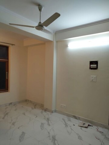Room in 2 BHK Apartment at Vasant Kunj – for Rent