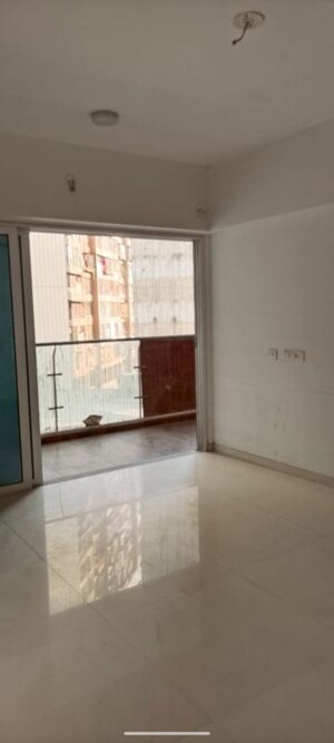 Room in 1 BHK Apartment at Gauri Excellency, Kandivali West – for Rent