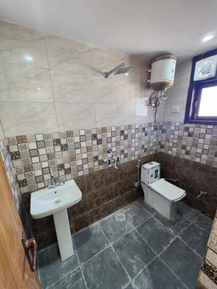 Bathroom, saket 2 Bedroom 500 Sq.Ft. Builder Floor In Saket Delhi 9903693