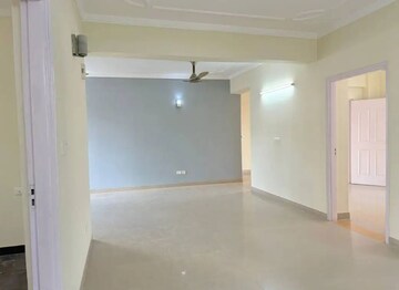 Room in 3 BHK Apartment at Emaar Gurgaon Greens, Sector 102 – for Rent