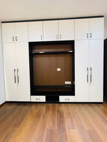 Room in 3.5 BHK Apartment at Krisumi Waterfall Residences, Sector 36a – for Rent