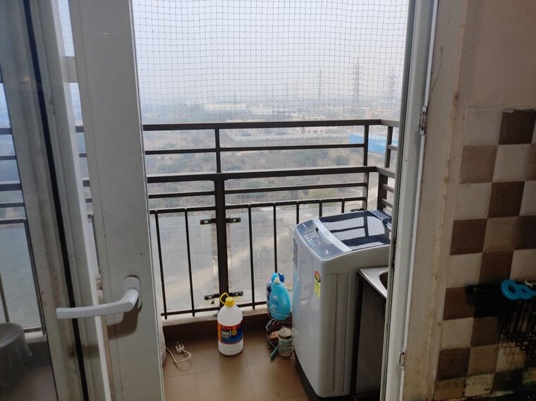 Balcony, tulip-violet 3 Bedroom 1578 Sq.Ft. Apartment In Sector 69 Gurgaon 9903769