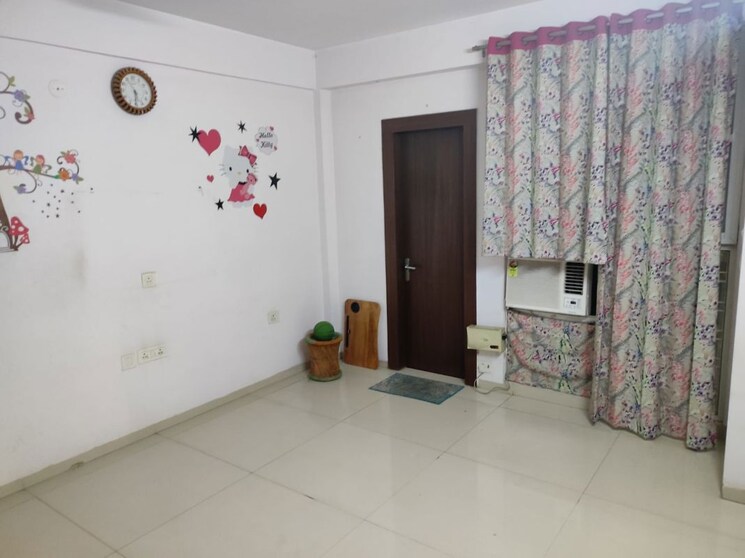 Room, tulip-violet 3 Bedroom 1578 Sq.Ft. Apartment In Sector 69 Gurgaon 9903769