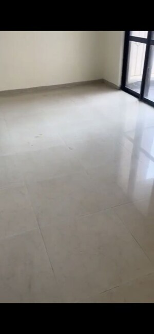 Room in 2 BHK Apartment at Umang Summer Palms, Sector 86 – for Rent