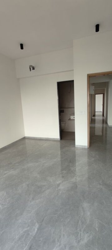 Room in 2 BHK Apartment at Dosti Eastern Bay, Wadala – for Rent