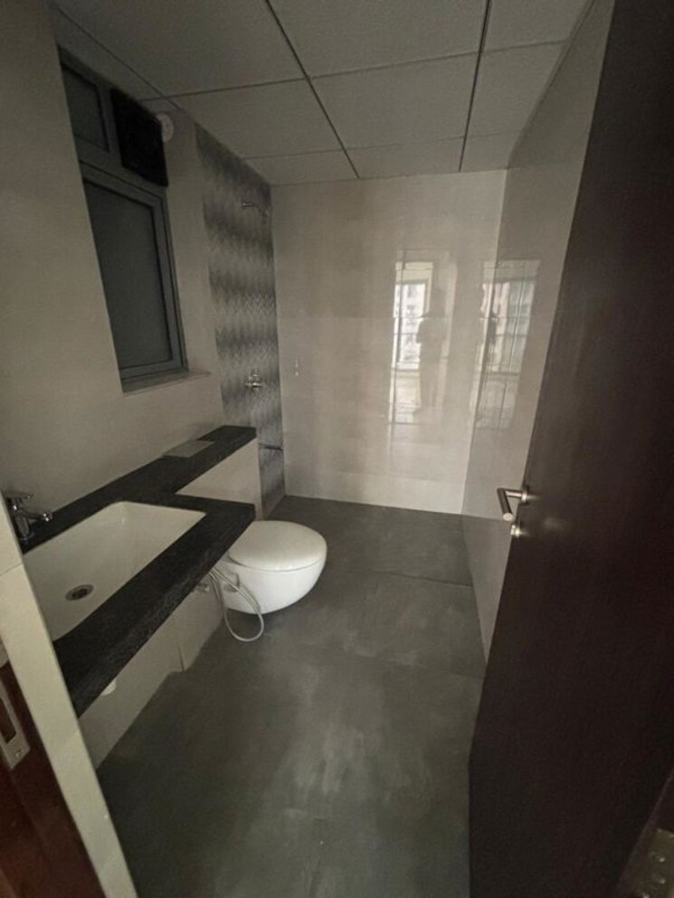 Bathroom, kalpataru-elitus 2 Bedroom 802 Sq.Ft. Apartment In Mulund West Mumbai 9903803