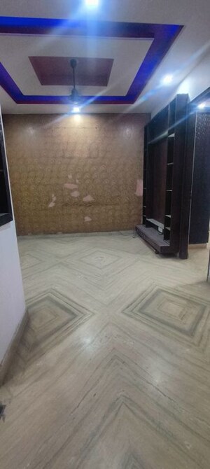 Room in 2 BHK Builder Floor at Rohini Sector 25 – for Sale