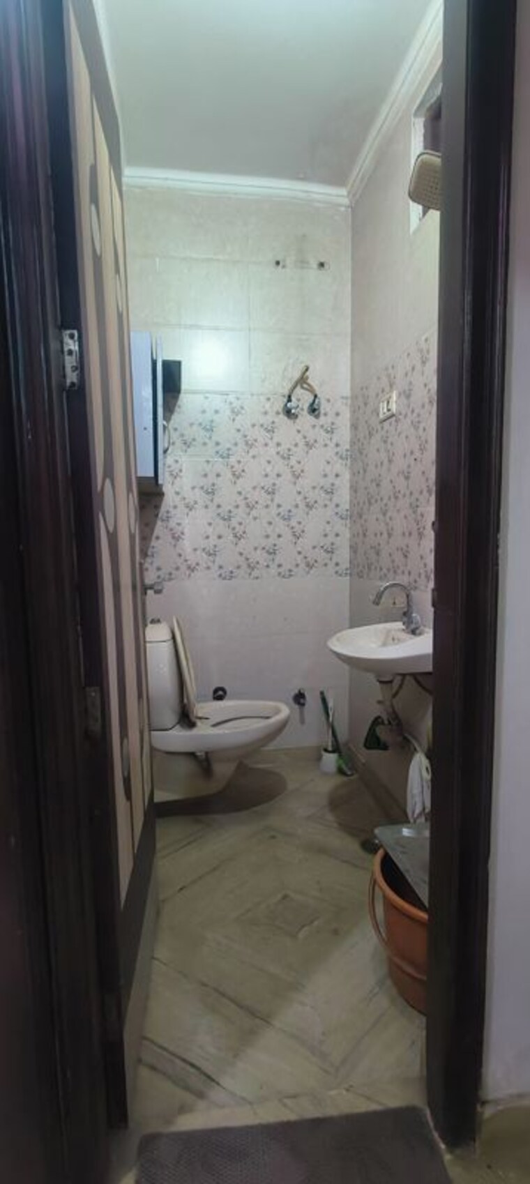 Bathroom, rohini sector 25 2 Bedroom 700 Sq.Ft. Builder Floor In Rohini Sector 25 Delhi 9903811