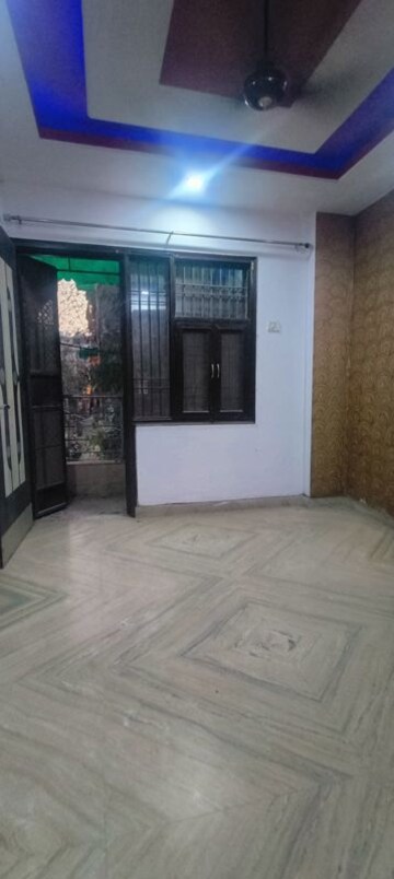 Room in 2 BHK Builder Floor at Rohini Sector 25 – for Sale