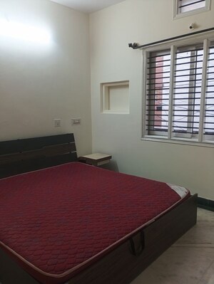 Room in 2 BHK Builder Floor at Koramangala – for Rent